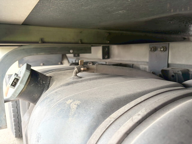 いすゞエルフ冷凍車（冷蔵車）小型（2t・3t）[写真19]