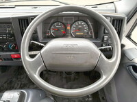 いすゞエルフ冷凍車（冷蔵車）小型（2t・3t）[写真26]