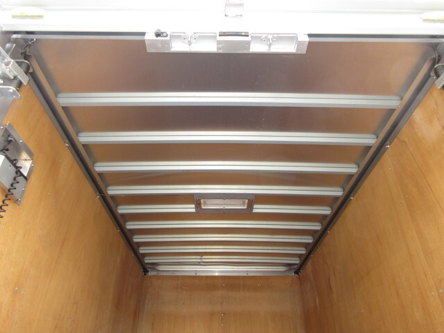 トヨタトヨエースアルミバン小型（2t・3t）[写真13]