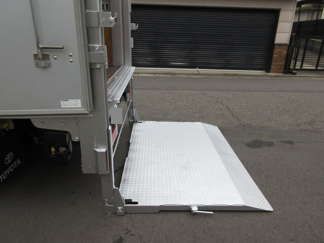 トヨタトヨエースアルミバン小型（2t・3t）[写真14]