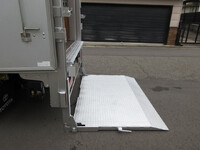 トヨタトヨエースアルミバン小型（2t・3t）[写真15]