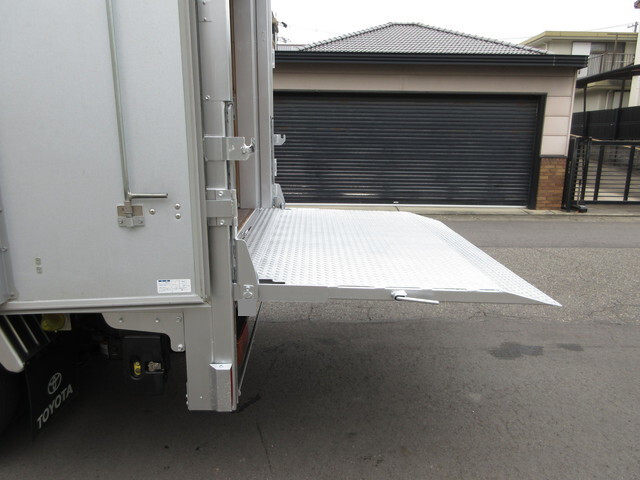 トヨタトヨエースアルミバン小型（2t・3t）[写真15]