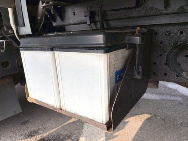 いすゞエルフ冷凍車（冷蔵車）小型（2t・3t）[写真14]