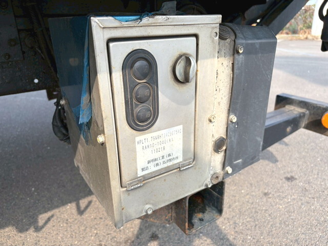 いすゞエルフ冷凍車（冷蔵車）小型（2t・3t）[写真20]