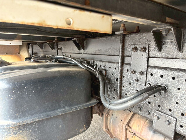 いすゞエルフ冷凍車（冷蔵車）小型（2t・3t）[写真22]