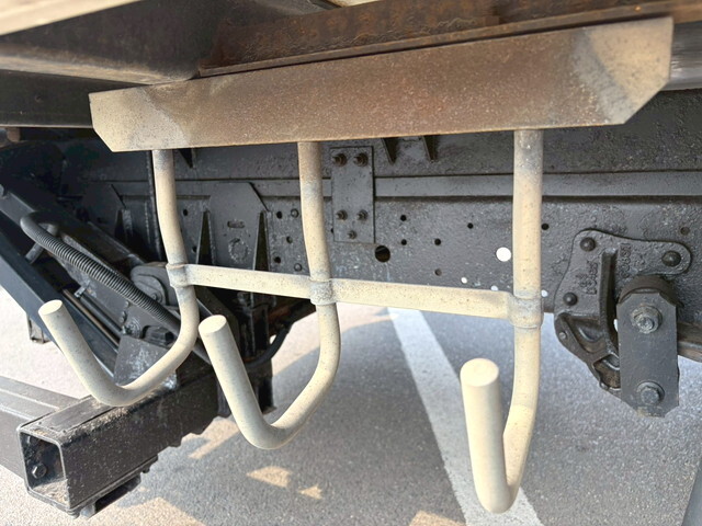 いすゞエルフ冷凍車（冷蔵車）小型（2t・3t）[写真26]