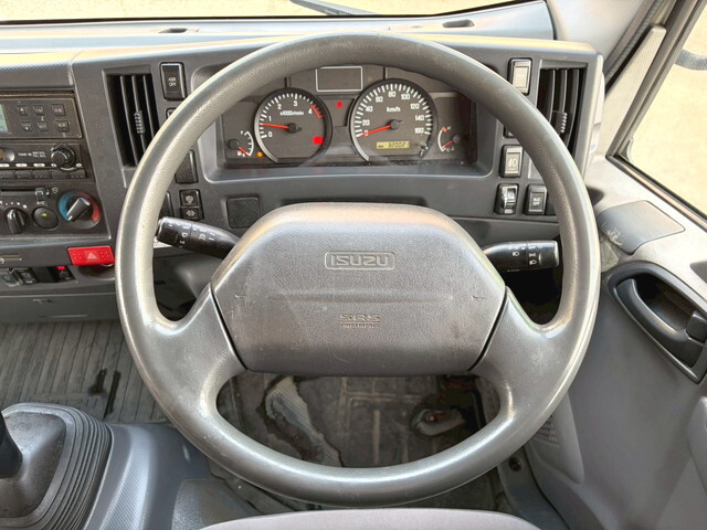 いすゞエルフ冷凍車（冷蔵車）小型（2t・3t）[写真28]