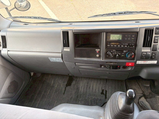 いすゞエルフ冷凍車（冷蔵車）小型（2t・3t）[写真29]