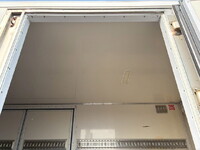 いすゞエルフ冷凍車（冷蔵車）小型（2t・3t）[写真07]