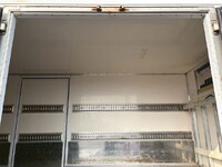 いすゞエルフ冷凍車（冷蔵車）小型（2t・3t）[写真10]