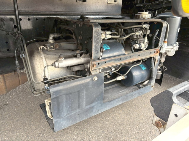 いすゞフォワードアルミウイング中型（4t）[写真31]