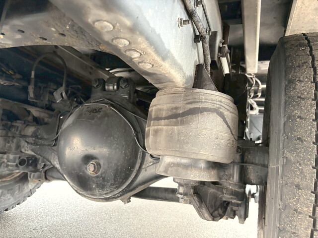 いすゞフォワードアルミウイング中型（4t）[写真36]