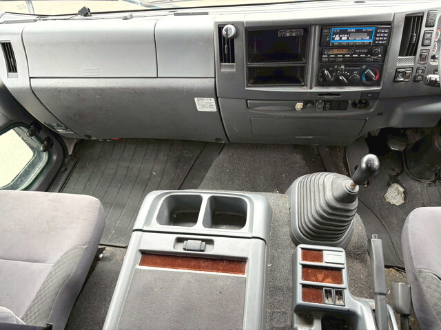 いすゞフォワードアルミウイング中型（4t）[写真40]