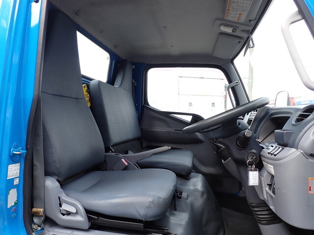 三菱ふそうキャンターコンテナ専用車小型（2t・3t）[写真29]