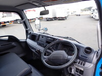 三菱ふそうキャンターコンテナ専用車小型（2t・3t）[写真31]