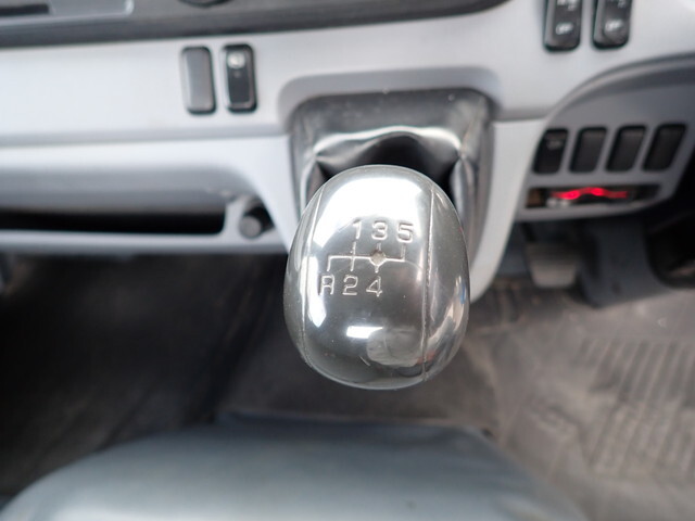 三菱ふそうキャンターコンテナ専用車小型（2t・3t）[写真33]