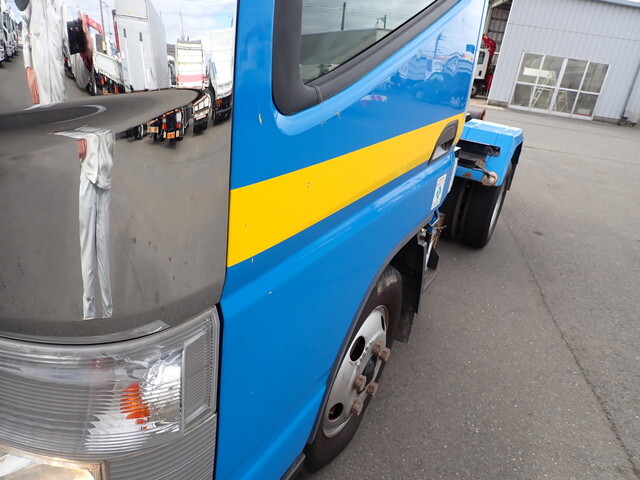三菱ふそうキャンターコンテナ専用車小型（2t・3t）[写真40]