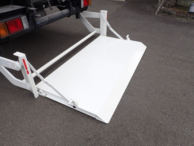 マツダタイタン平ボディ小型（2t・3t）[写真13]