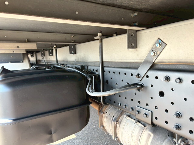 いすゞエルフ冷凍車（冷蔵車）小型（2t・3t）[写真30]