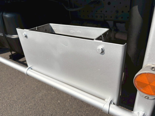 いすゞエルフ冷凍車（冷蔵車）小型（2t・3t）[写真31]