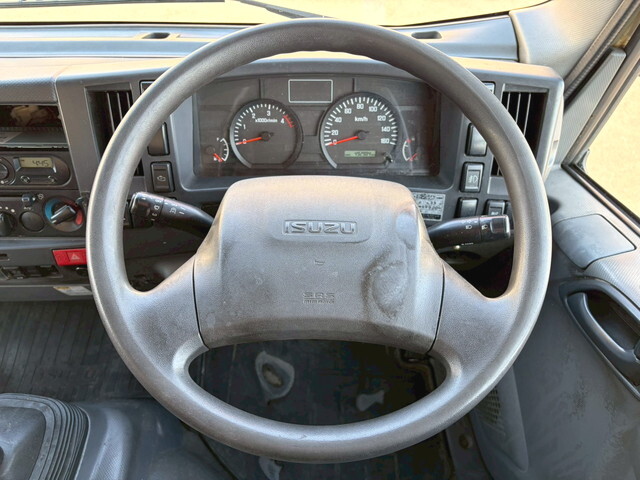 いすゞエルフ冷凍車（冷蔵車）小型（2t・3t）[写真36]