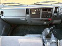 いすゞエルフ冷凍車（冷蔵車）小型（2t・3t）[写真38]