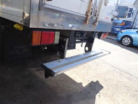 いすゞエルフ冷凍車（冷蔵車）小型（2t・3t）[写真12]