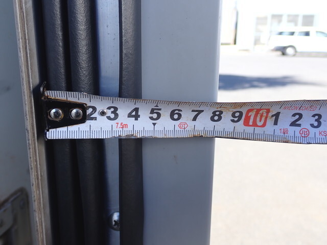 いすゞエルフ冷凍車（冷蔵車）小型（2t・3t）[写真13]