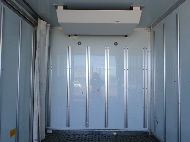 いすゞエルフ冷凍車（冷蔵車）小型（2t・3t）[写真14]