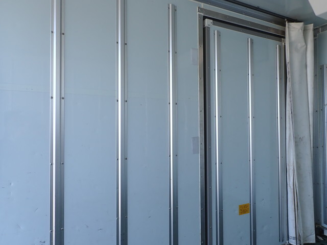 いすゞエルフ冷凍車（冷蔵車）小型（2t・3t）[写真15]