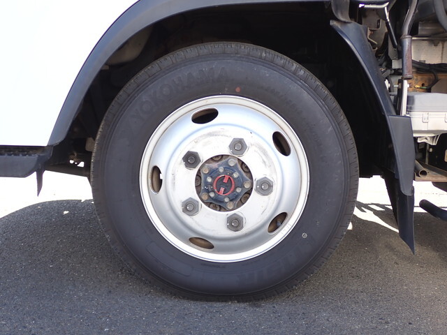 いすゞエルフ冷凍車（冷蔵車）小型（2t・3t）[写真19]