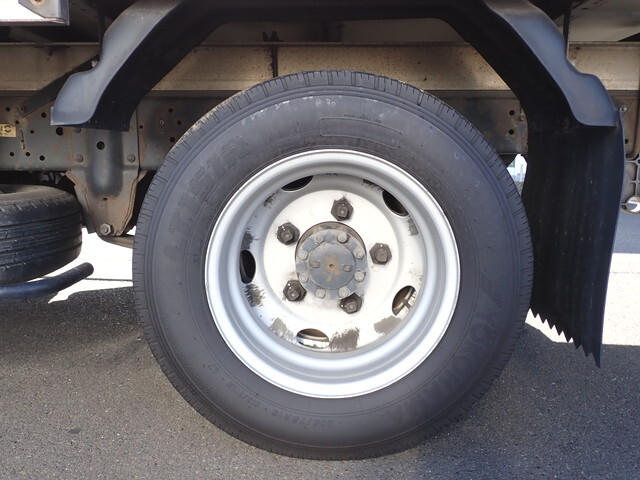 いすゞエルフ冷凍車（冷蔵車）小型（2t・3t）[写真20]