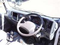 いすゞエルフ冷凍車（冷蔵車）小型（2t・3t）[写真24]