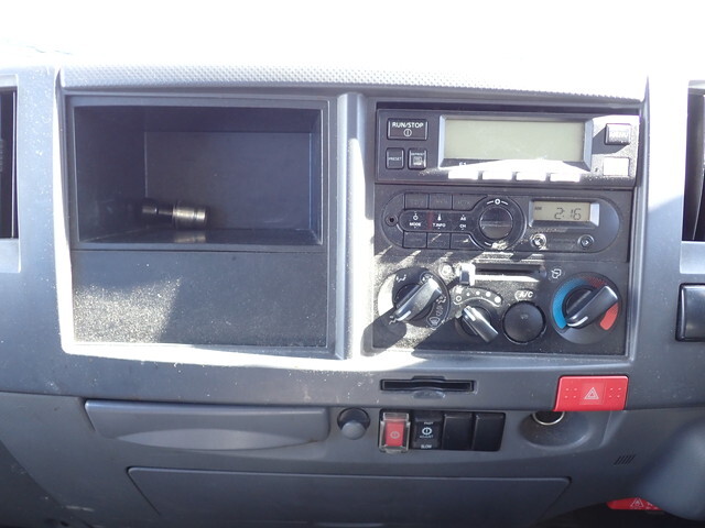 いすゞエルフ冷凍車（冷蔵車）小型（2t・3t）[写真26]