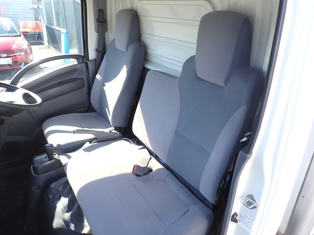 いすゞエルフ冷凍車（冷蔵車）小型（2t・3t）[写真29]