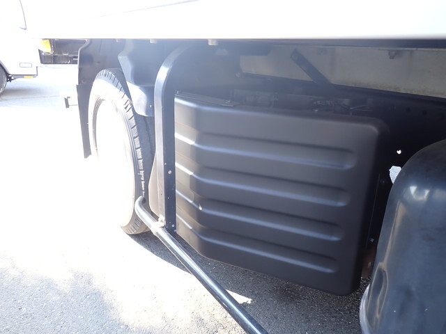 いすゞエルフ冷凍車（冷蔵車）小型（2t・3t）[写真39]