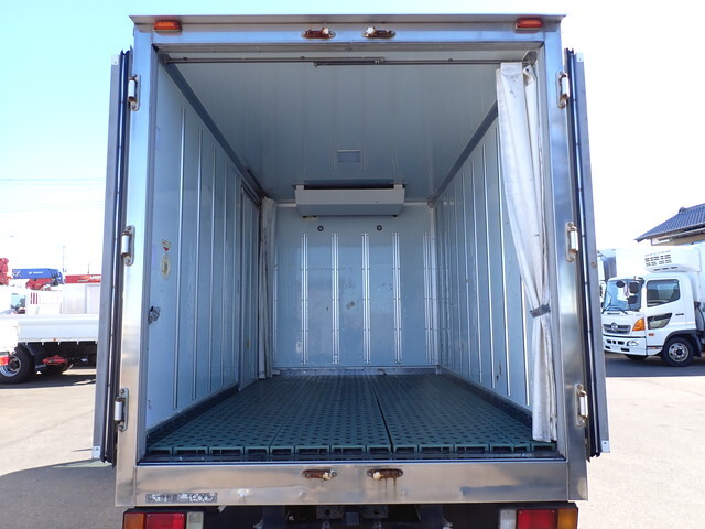 いすゞエルフ冷凍車（冷蔵車）小型（2t・3t）[写真09]