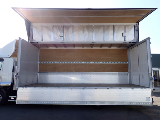 いすゞフォワードアルミウイング中型（4t）[写真10]