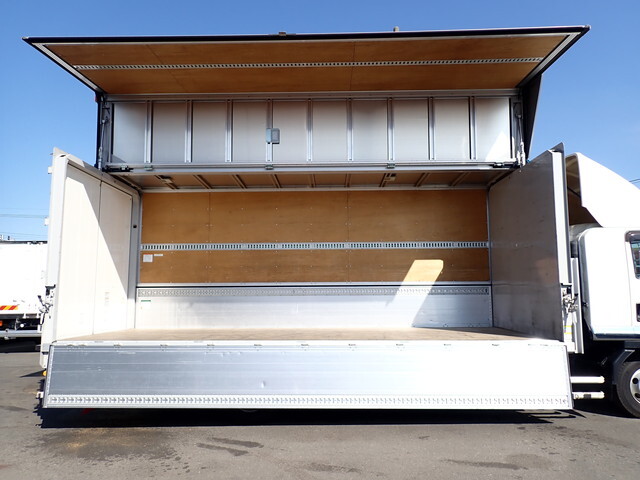 いすゞフォワードアルミウイング中型（4t）[写真12]