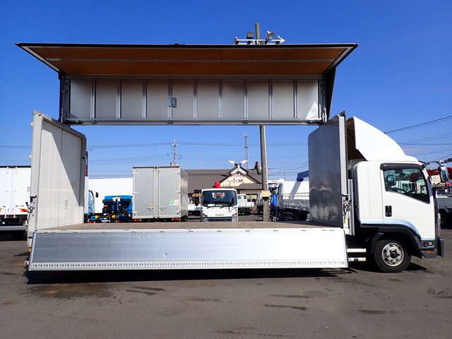 いすゞフォワードアルミウイング中型（4t）[写真13]