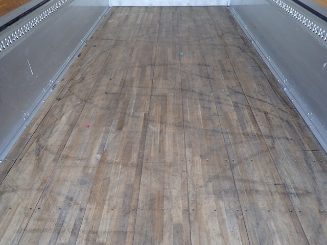 いすゞフォワードアルミウイング中型（4t）[写真20]