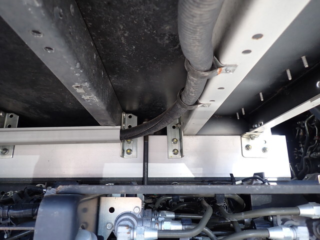 いすゞフォワードアルミウイング中型（4t）[写真22]