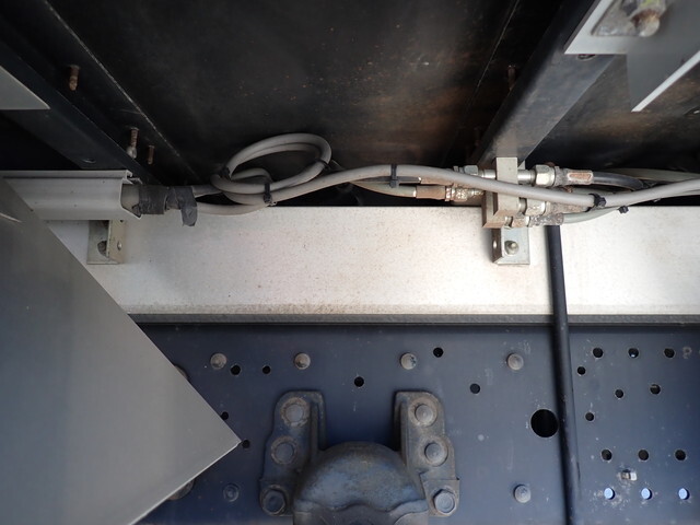 いすゞフォワードアルミウイング中型（4t）[写真23]