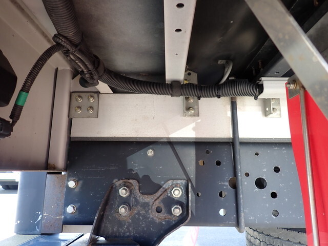 いすゞフォワードアルミウイング中型（4t）[写真25]