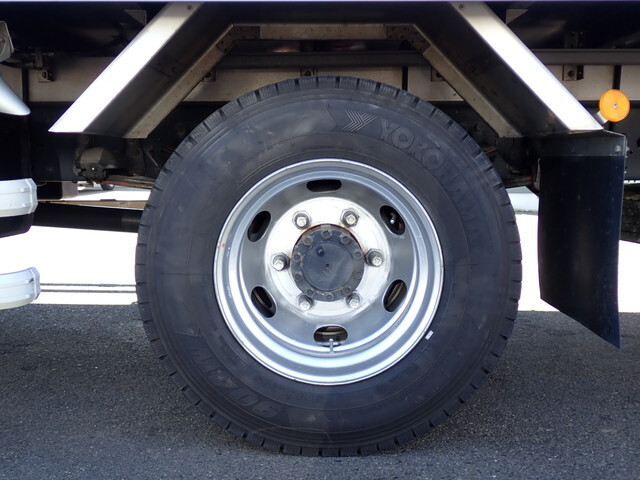 いすゞフォワードアルミウイング中型（4t）[写真28]