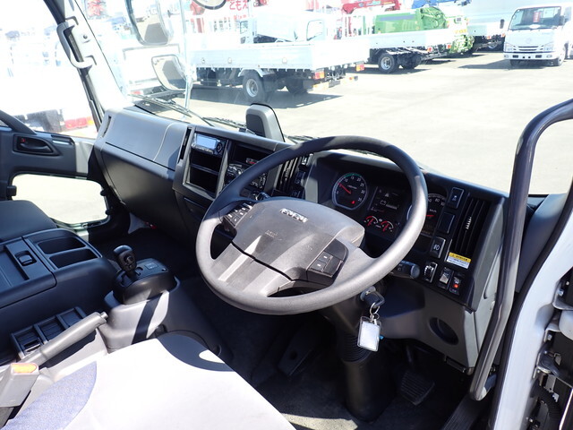 いすゞフォワードアルミウイング中型（4t）[写真29]