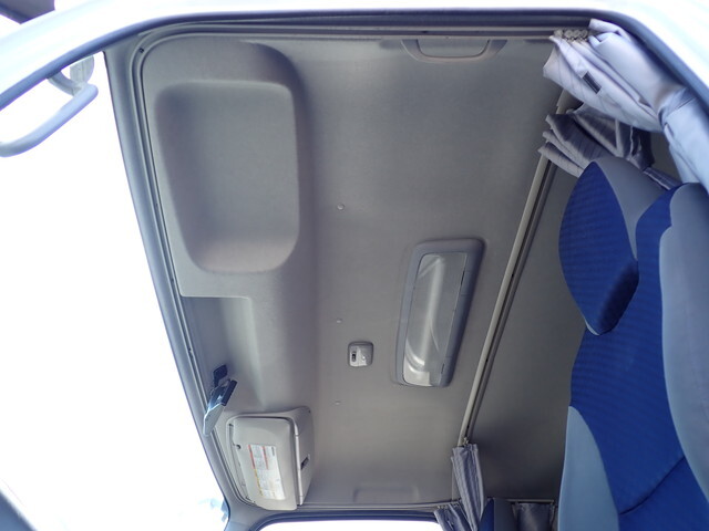 いすゞフォワードアルミウイング中型（4t）[写真36]