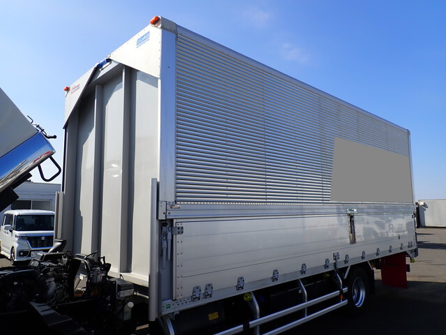 いすゞフォワードアルミウイング中型（4t）[写真09]