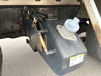 三菱ふそうファイターアルミウイング中型（4t）[写真16]