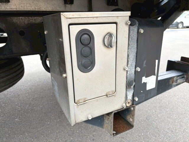 三菱ふそうファイターアルミウイング中型（4t）[写真18]